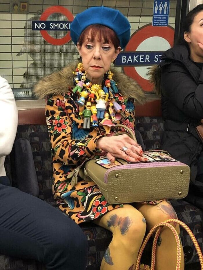 44 Times People Spotted Such Weird And Funny Things On The Subway, They Just Had To Share