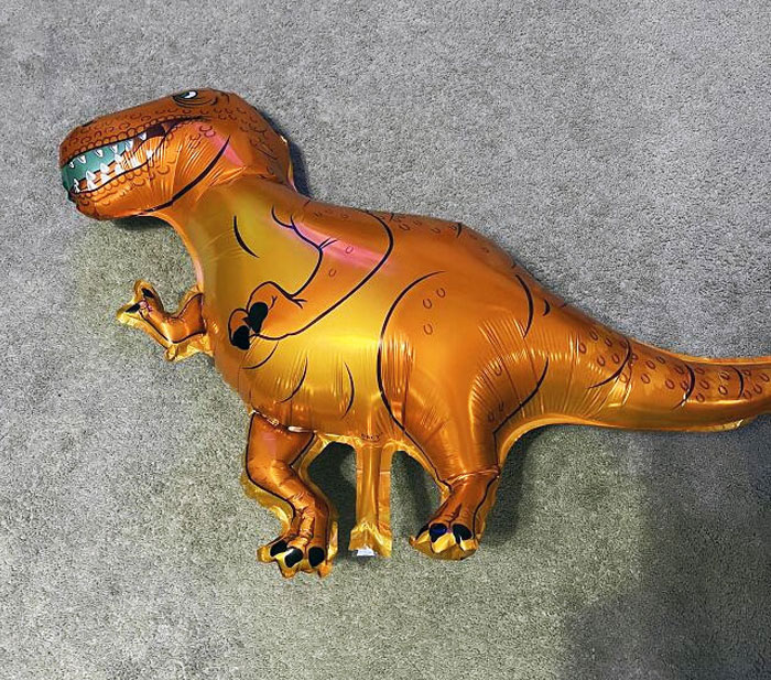 Este globo de dinosaurio anatómicamente correcto