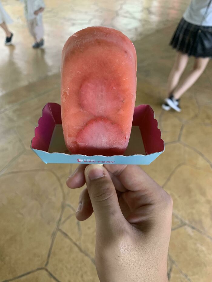 Paleta que me compré en Corea, viene con una bandejita para que no se te derrita en las manos