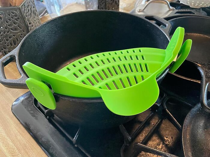 Snap N Strain, encaja en tu olla y te ahorra problemas a la hora de colar comida