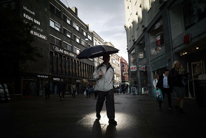 30 Best Fun Accidents Captured On Streets By This Photographer (New Pics)