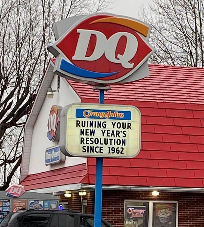 50 Times Signs Had No Right To Be This Funny, As Shared In This Facebook Group
