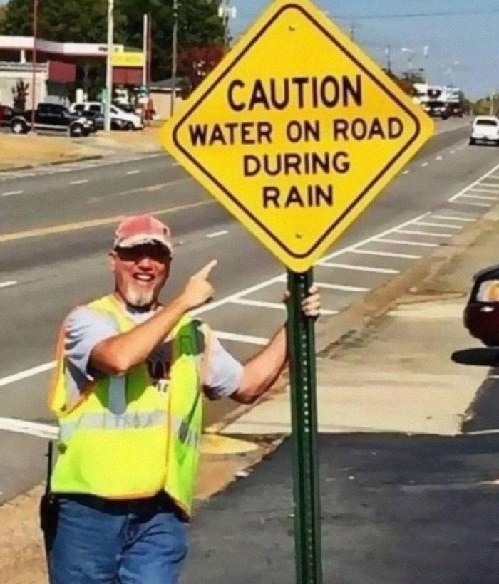 50 Times Signs Had No Right To Be This Funny, As Shared In This Facebook Group