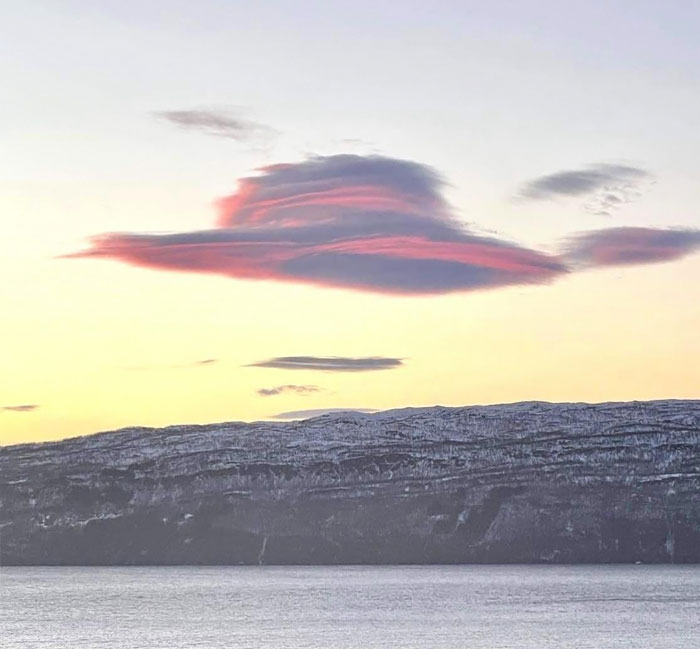 Nube que parece un sombrero