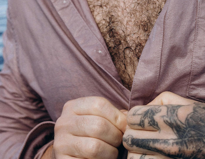 20 Cosas muy normales para los hombres, pero no para las mujeres