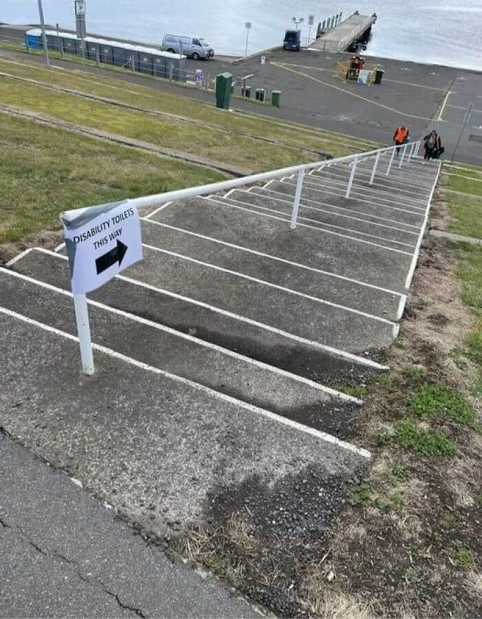 “You Had One Job”: This Online Group Shares The Funniest Examples Of Failing (50 Pics)