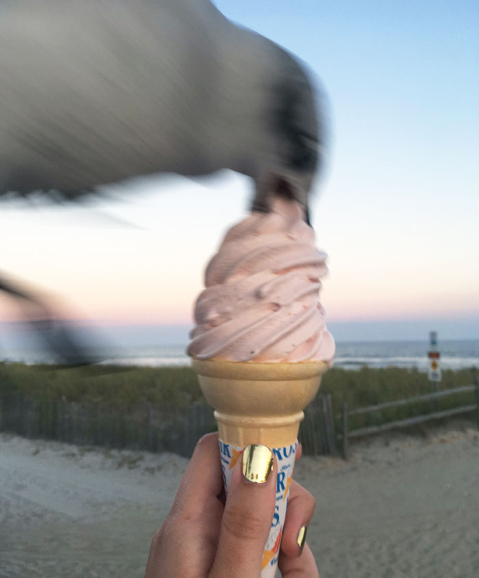 Mi novia intentaba hacer una foto de su helado