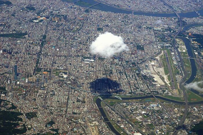 Nube solitaria sobre Taipei