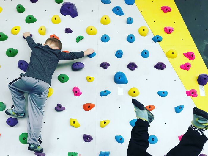 He llevado a mis hijos a hacer escalada hoy