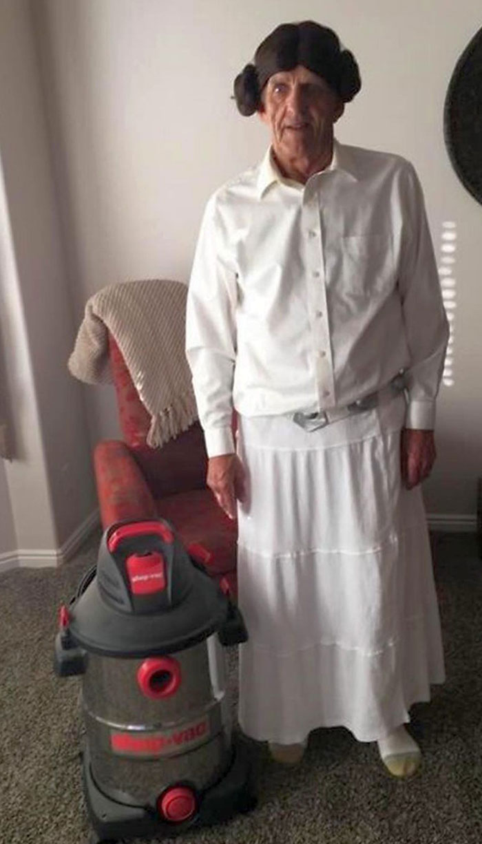 Mi abuelo y su primer intento de cosplay: Leia y R2-D2