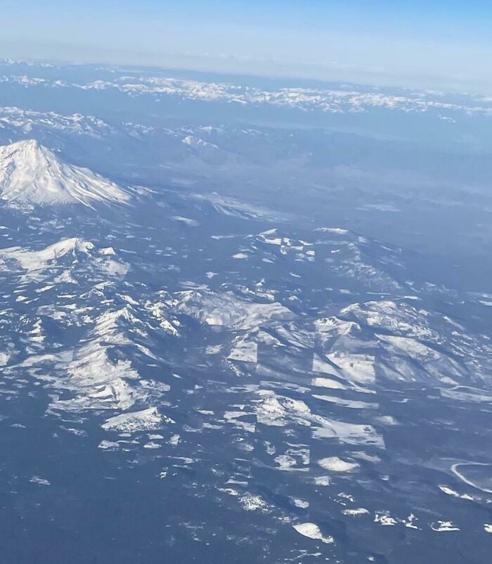 ¿Puede explicarme alguien estos cuadrados perfectos que he visto desde el avión?