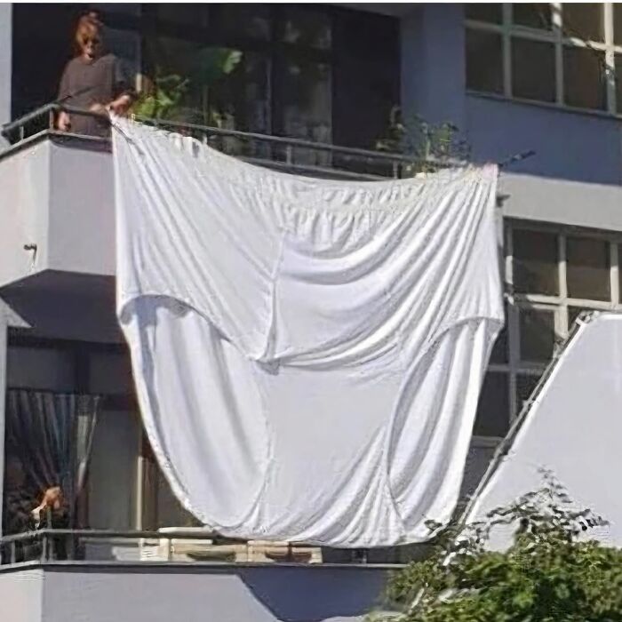50 Cursed Images That Get Weirder The More You Scroll, As Shared On This Instagram Account
