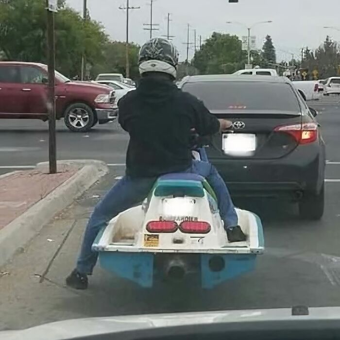 50 Cursed Images That Get Weirder The More You Scroll, As Shared On This Instagram Account