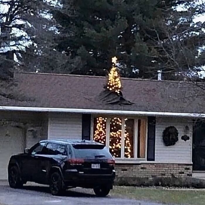 50 Cursed Images That Get Weirder The More You Scroll, As Shared On This Instagram Account