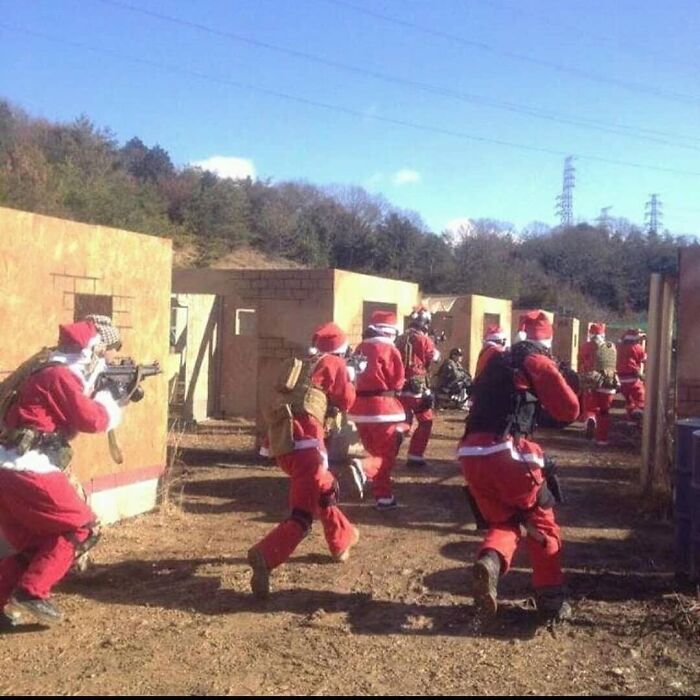 50 Cursed Images That Get Weirder The More You Scroll, As Shared On This Instagram Account