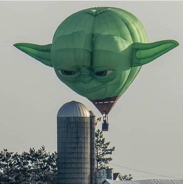 50 Cursed Images That Get Weirder The More You Scroll, As Shared On This Instagram Account