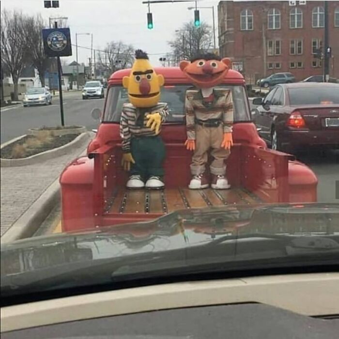 50 Cursed Images That Get Weirder The More You Scroll, As Shared On This Instagram Account