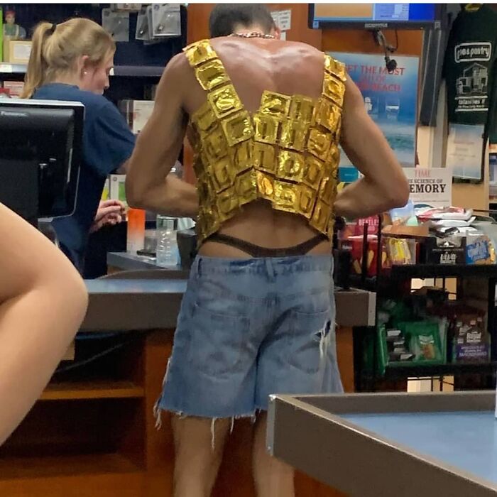 50 Cursed Images That Get Weirder The More You Scroll, As Shared On This Instagram Account