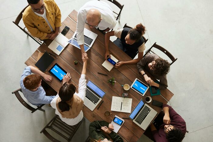 20 Historias sobre trabajar con gente millennial y de la generación Z