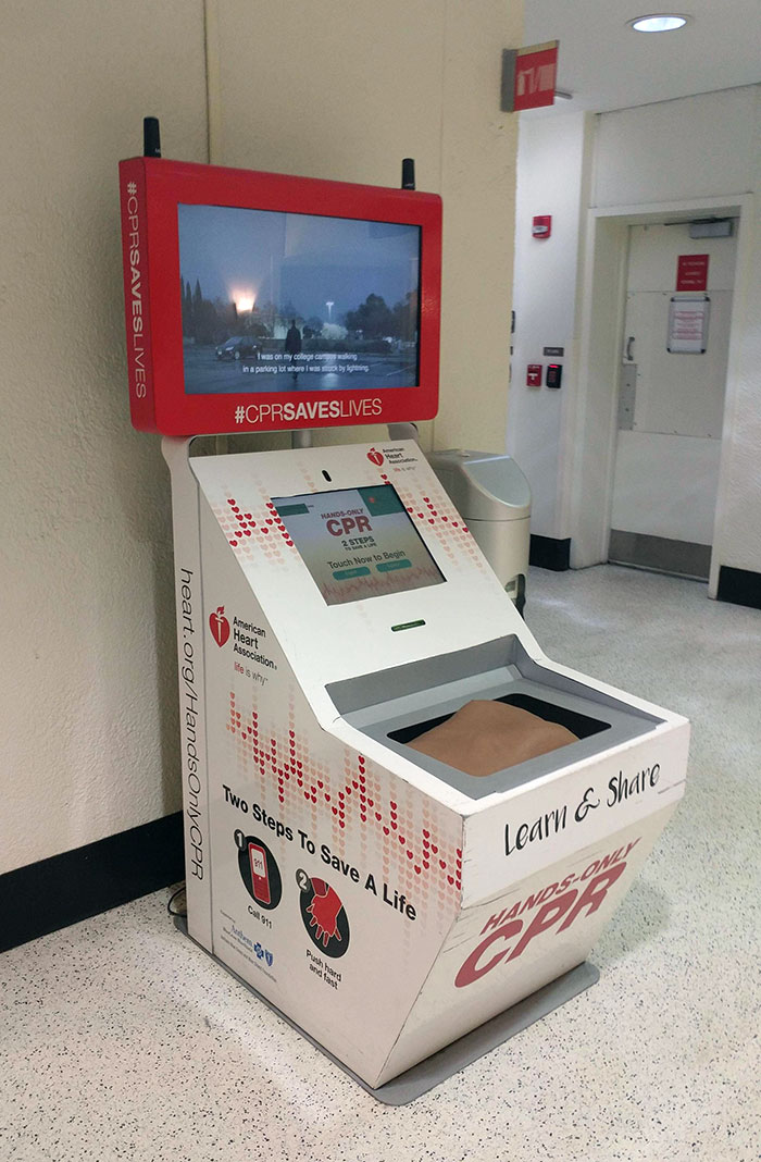 Aeropuerto en Ohio con una estación dónde te enseñan gratis a hacer RCP
