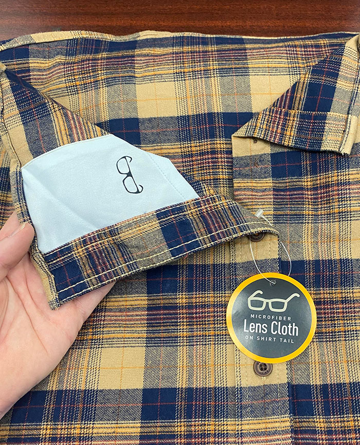 Camisa con paño de microfibra incorporado para limpiar las gafas