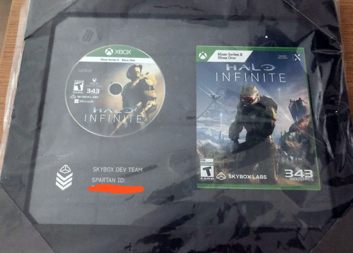 Mi mejor amigo de la infancia soñaba con trabajar en Halo desde que tenía 10 años. Hoy me ha mandado esto tras cumplir su sueño