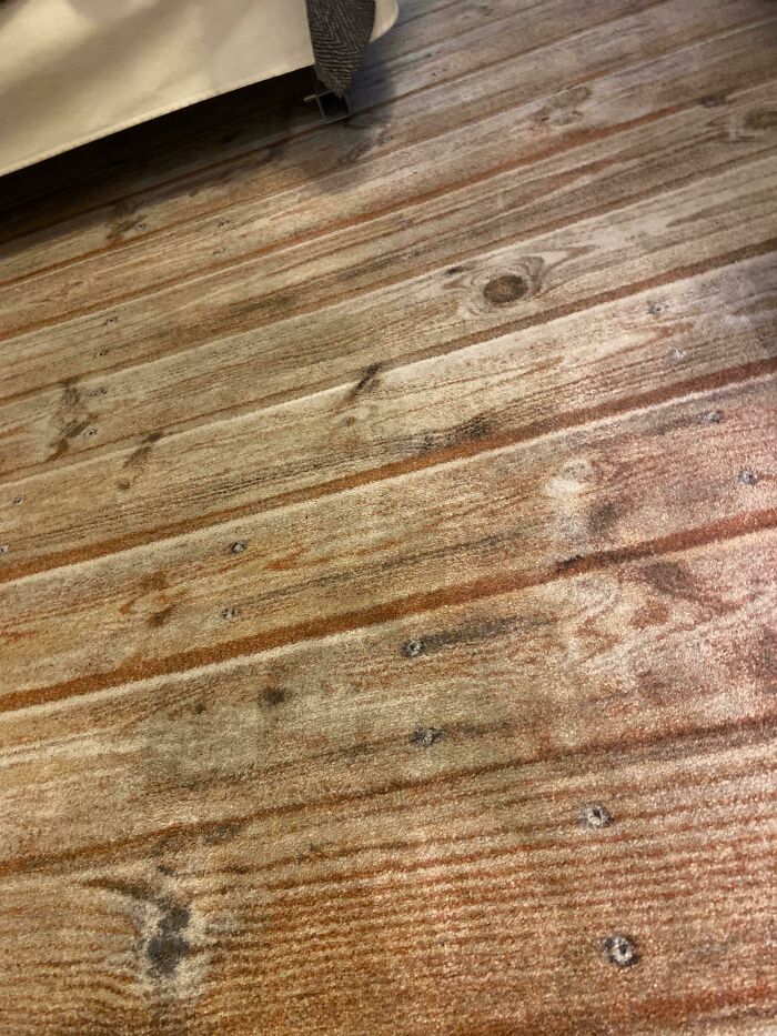 Alfombra que imita el suelo de madera