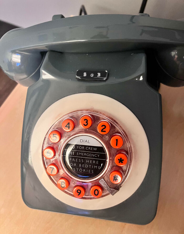 Este teléfono con un botón para que te cuente un cuento antes de dormir