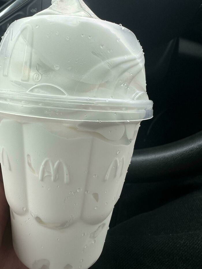 Malteada de McDonald's que cumple exactamente con lo pedido, causando alegría en la persona que la recibió.