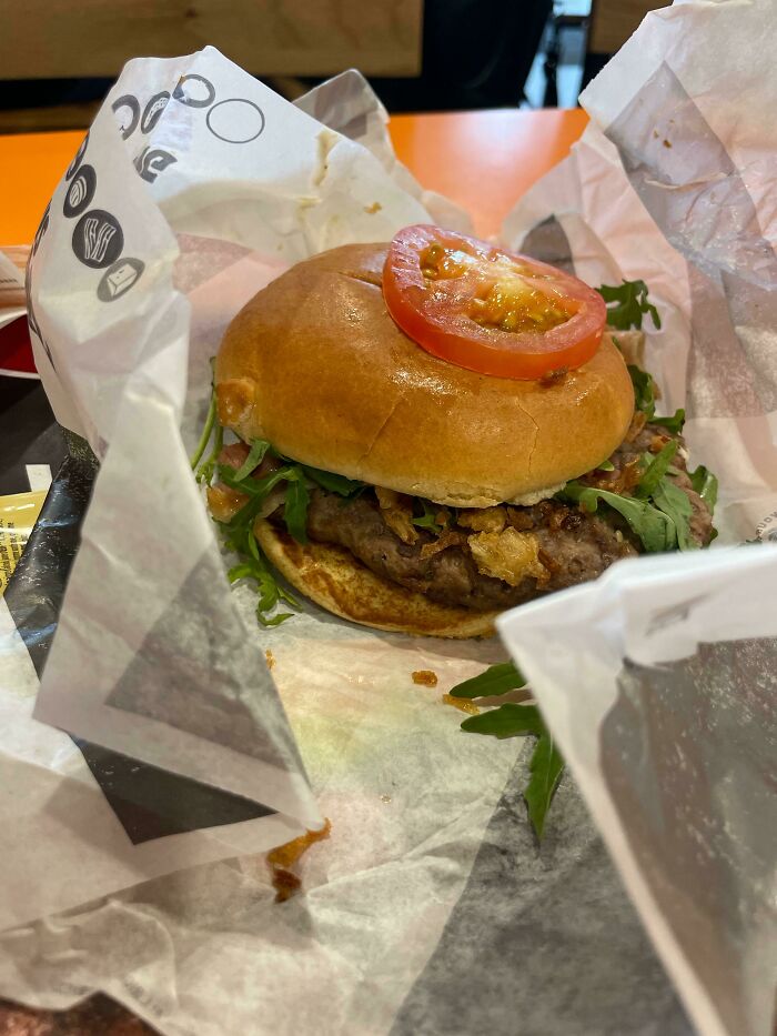 ¿Cómo pasa esto con una hamburguesa?
