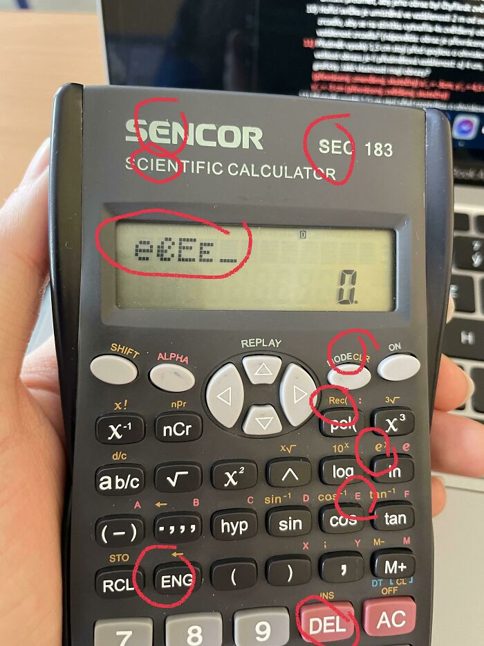 Esta calculadora tiene 13 tipos de E