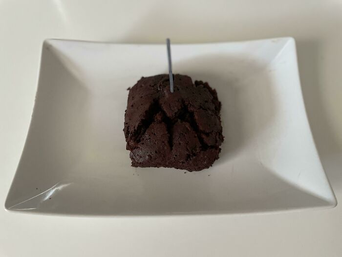 Le he hecho un brownie a mi madre por su cumple. Tengo 14 años así que no ha salido genial