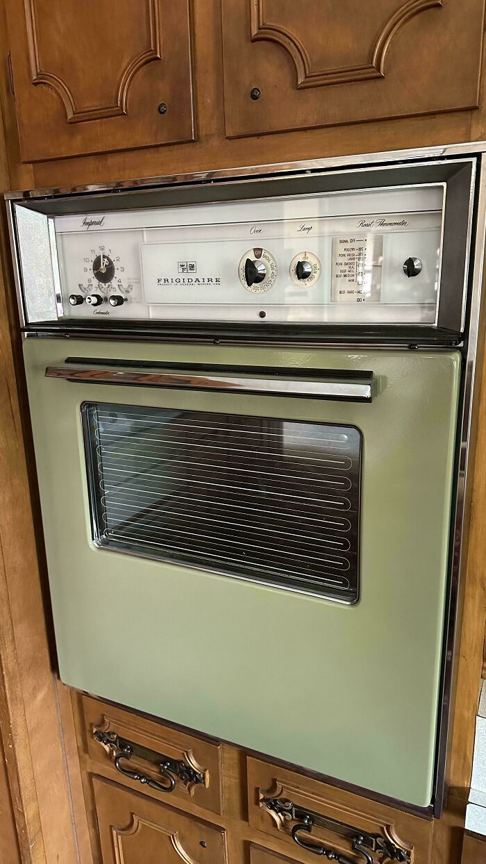 El horno GM de mi abuela que sigue funcionando desde los 60