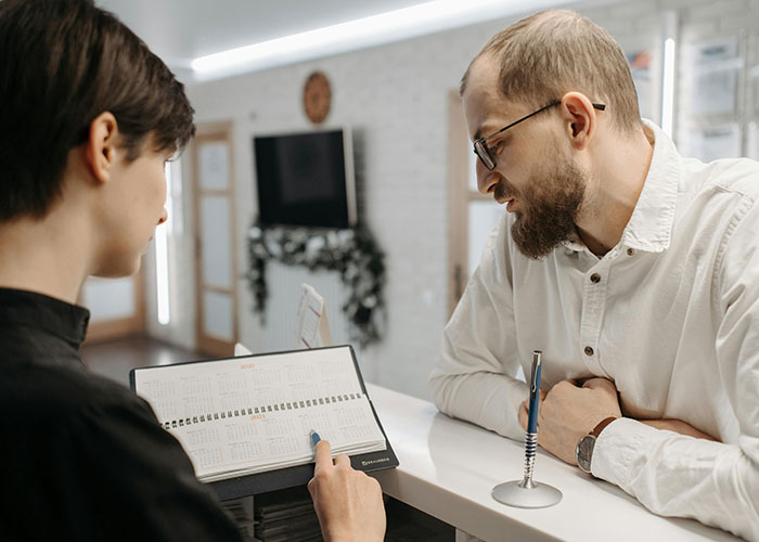 22 Empleados contando historias de algunos clientes ignorantes, tontos y frustrantes