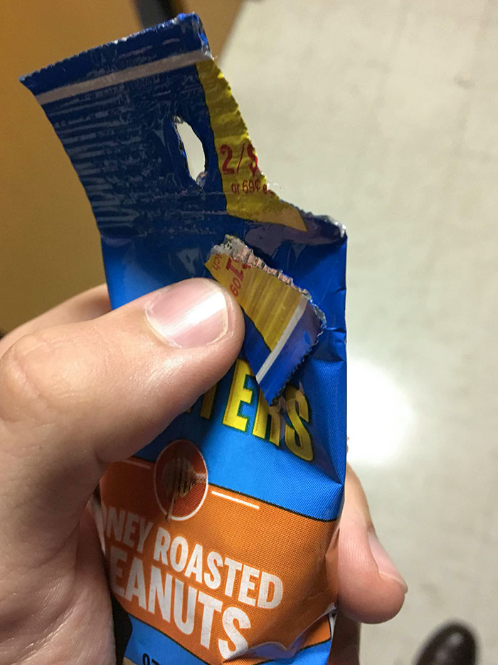 Cuando lo rasgas por donde dice, pero la bolsa sigue cerrada