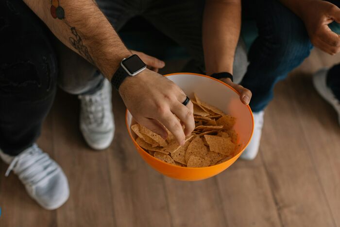 25 Hábitos que aún conservan quienes se criaron en la pobreza