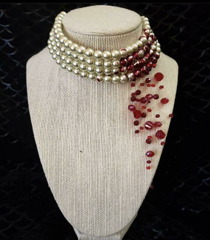 Collar sangrante