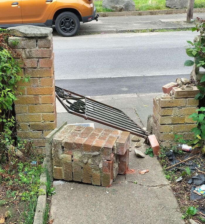 Mi hijo de 6 años se subió a la puerta y...