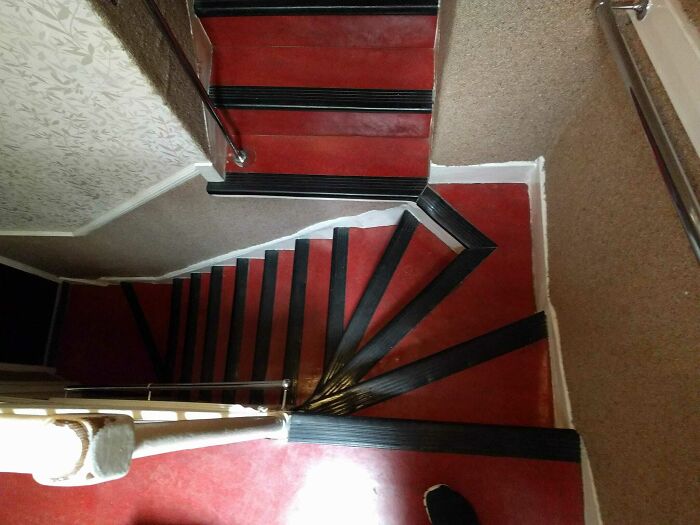 Hotel en Londres... escaleras hacia los baños