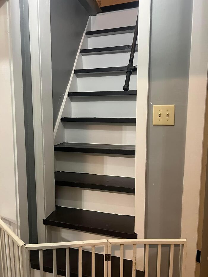 Escaleras en nuestra antigua casa. Todo el mundo se ha caido al menos una vez