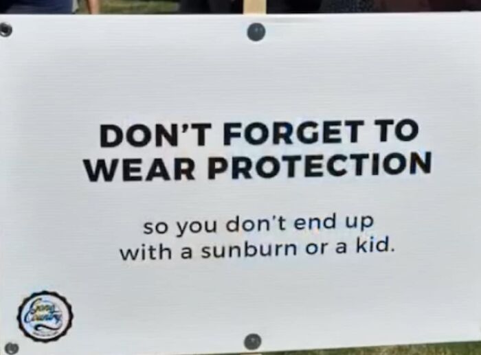 50 Hilarious New Pics In The “Give Me A Sign” Facebook Group’s Collection