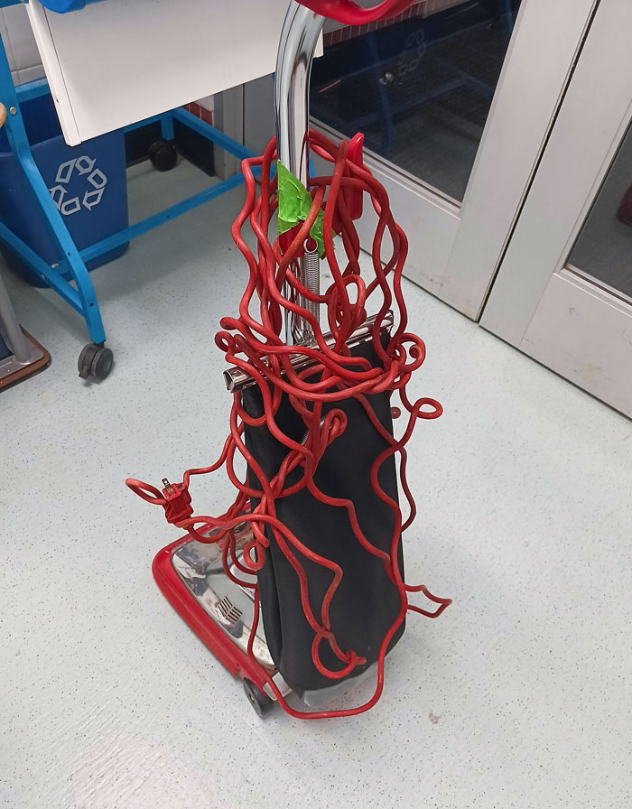 Así dejan el cable de la aspiradora