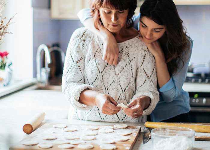 20 Esposas tradicionales del siglo XX cuentan sus experiencias reales