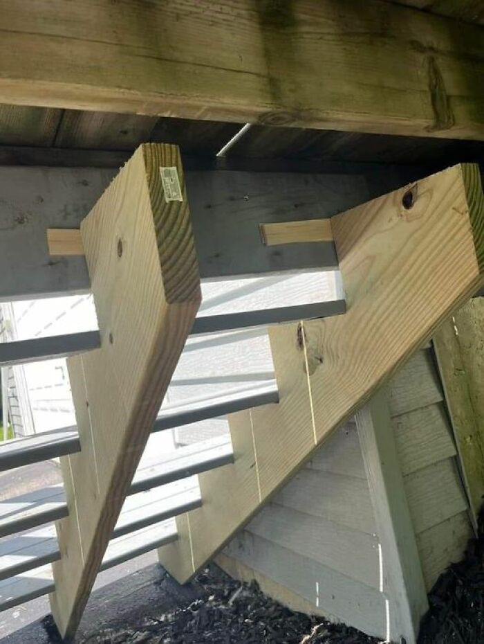 30 Times People Spotted Something That Confused Them So Much They Had To Share The Pics Online