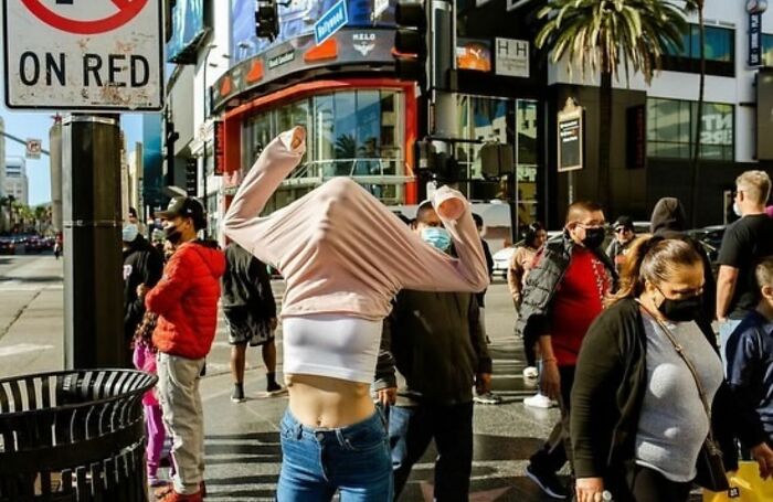 This Instagram Account Shares Highly Amusing Street Photos; Here Are Their 50 Newest Ones