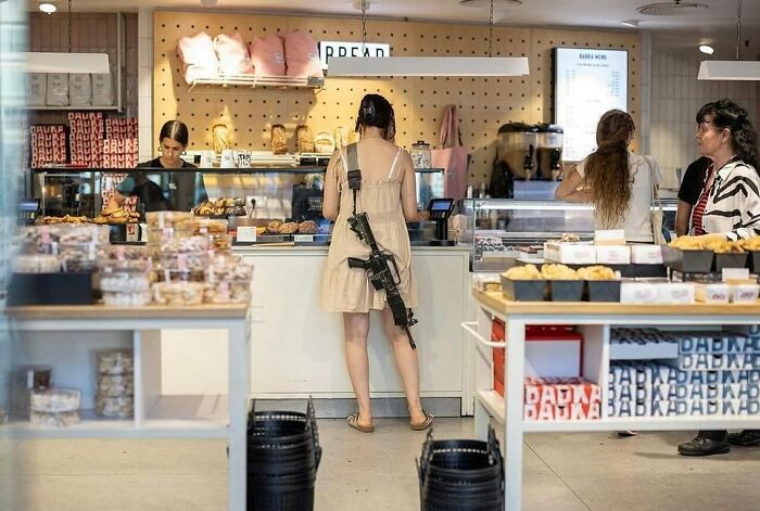 This Instagram Account Shares Highly Amusing Street Photos; Here Are Their 50 Newest Ones
