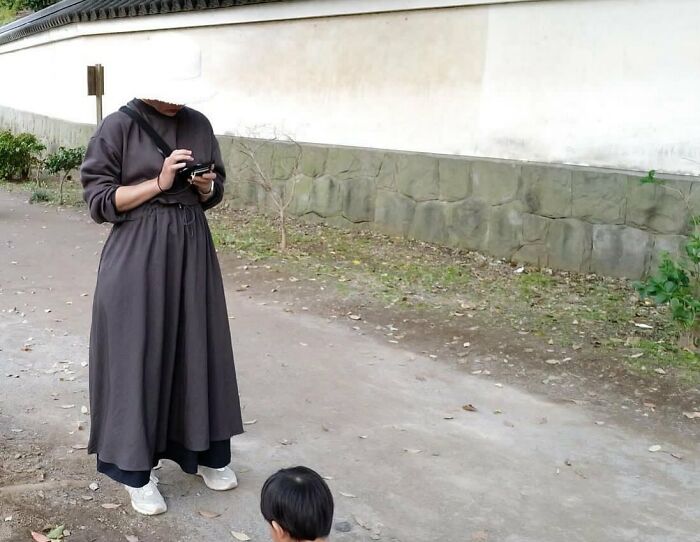 This Instagram Account Shares Highly Amusing Street Photos; Here Are Their 50 Newest Ones