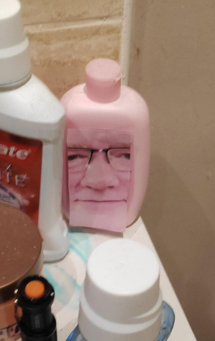 He estado escondiendo fotos de mi papá por toda la casa. Esta es mi favorita