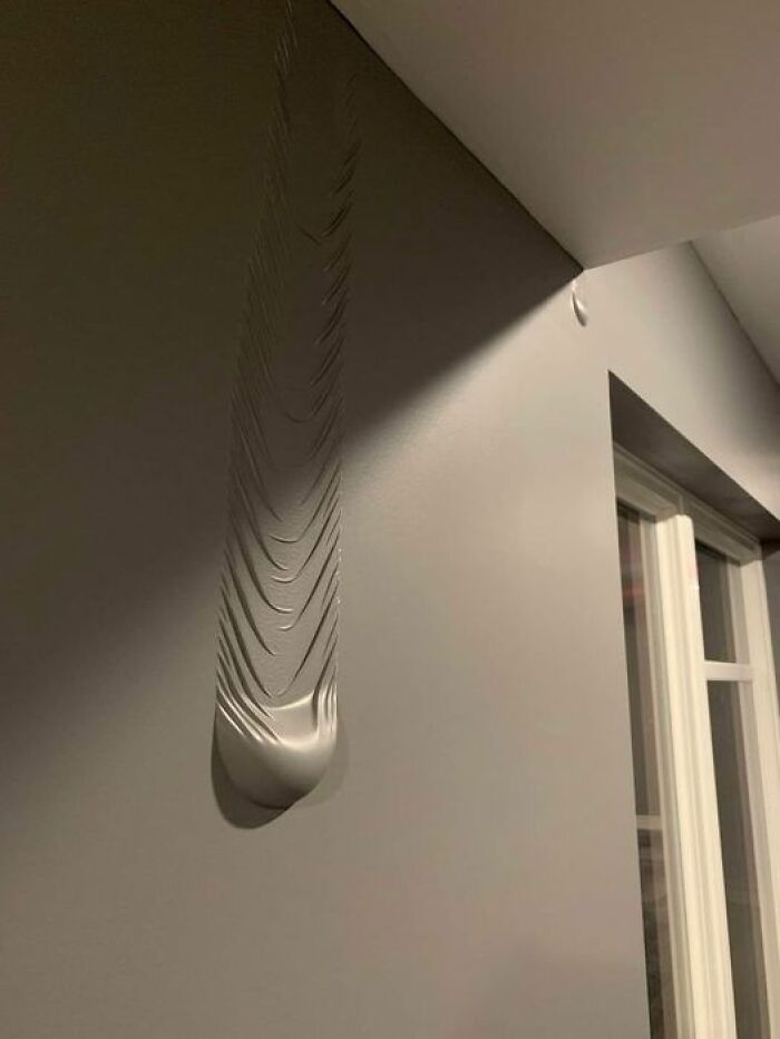 30 Times People Spotted Something That Confused Them So Much They Had To Share The Pics Online