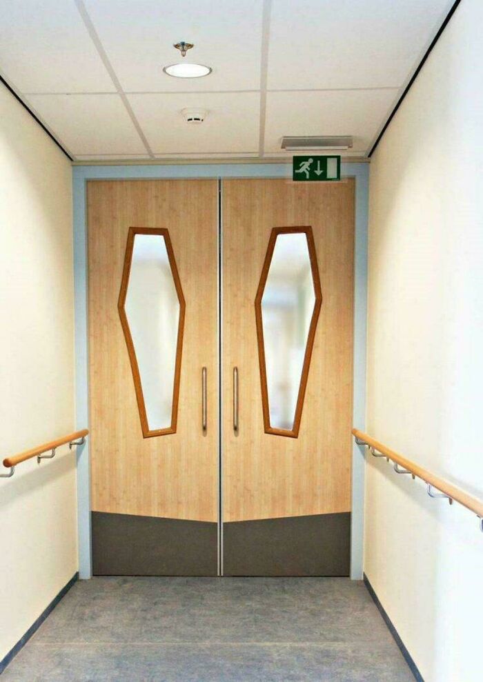 El diseño de las puertas de un hospital